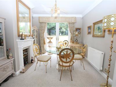 SEPARATE DINING ROOM